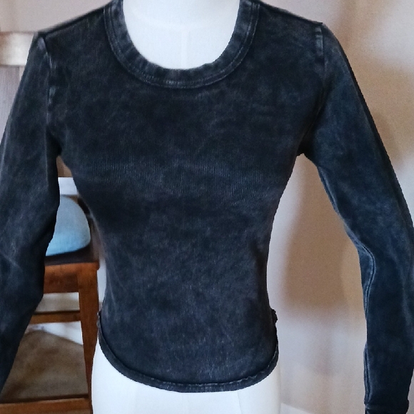 NWT- FP Movement by Free People Charcoal Long Sleeve Top - Picture 3 of 11